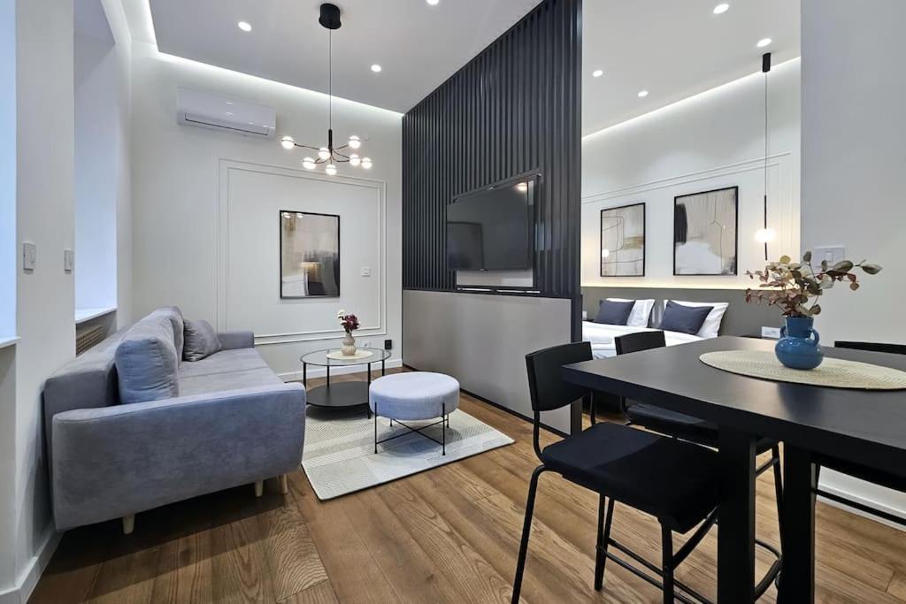 Central Life Belgrade Extérieur photo
